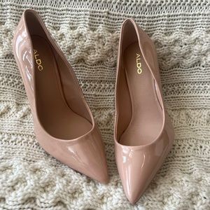 Aldo Stessy Nude Pump High Heels, size 6, brand new w/ slight scratch.